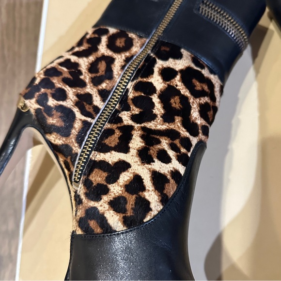 Michael Kors Boots with Real Fur Hairs - Picture 9 of 17